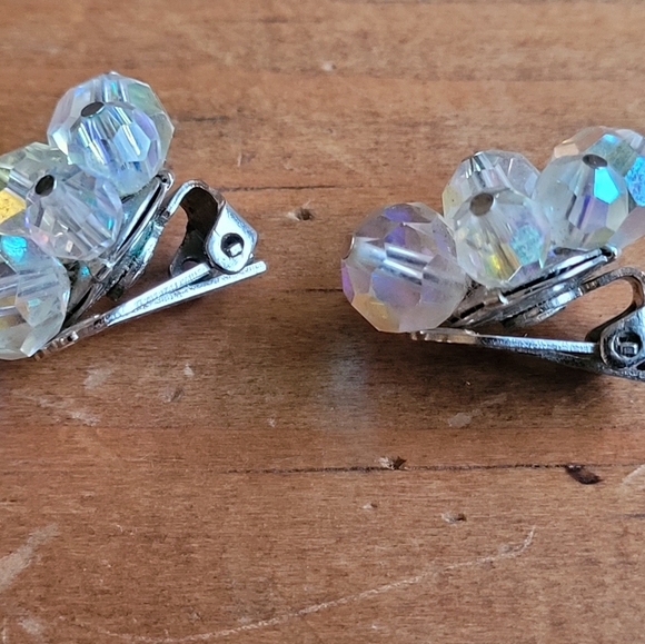 Signed Sherman Beaded White Clear Swarovski Crystal Beads AB Clip on Earrings - Picture 2 of 3